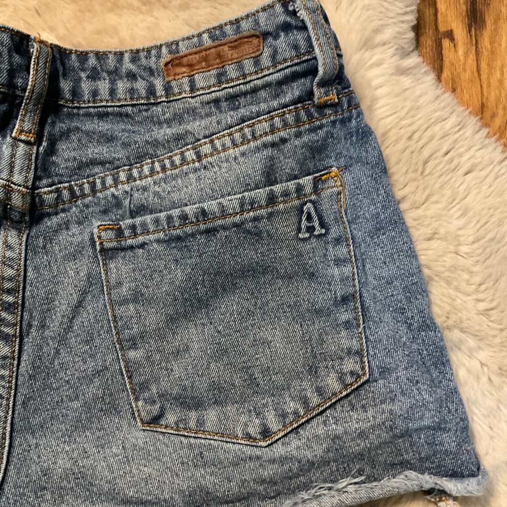 Articles Of Society Denim Shorts Size 25 Raw Hem Medium Blue Womens - Picture 8 of 8